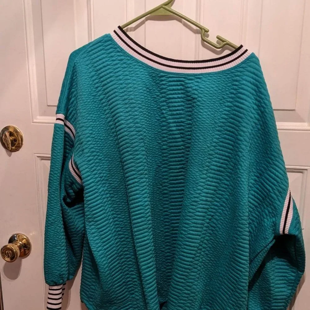 Sweater - Picture 1 of 1
